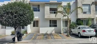 NEX-196944 - Casa en Renta, con 3 recamaras, con 2 baños, con 120 m2 de construcción en Del Parque Residencial, CP 76246, Querétaro.