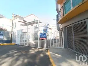 NEX-241063 - Casa en Venta, con 3 recamaras, con 1 baño, con 220 m2 de construcción en Real del Moral, CP 09010, Ciudad de México.