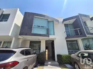 NEX-249066 - Casa en Renta, con 3 recamaras, con 2 baños, con 211 m2 de construcción en Valle de Juriquilla, CP 76100, Querétaro.