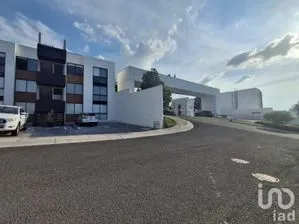 NEX-254797 - Departamento en Renta, con 2 recamaras, con 2 baños, con 90 m2 de construcción.