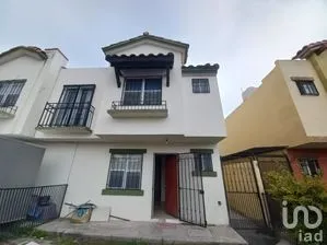 NEX-259769 - Casa en Renta, con 3 recamaras, con 2 baños, con 95 m2 de construcción en Real Solare, CP 76246, Querétaro.