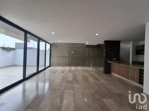 NEX-265668 - Casa en Renta, con 3 recamaras, con 4 baños, con 240 m2 de construcción en Altozano el Nuevo Querétaro, CP 76237, Querétaro.