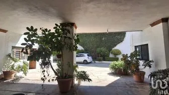 NEX-292562 - Casa en Renta, con 7 recamaras, con 4 baños, con 777 m2 de construcción en Arquitos, CP 76048, Querétaro.