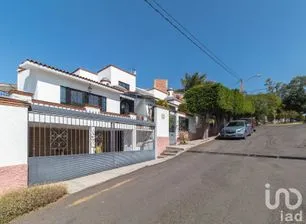 NEX-33786 - Casa en Renta, con 3 recamaras, con 3 baños, con 296 m2 de construcción en Tejeda, CP 76904, Querétaro.