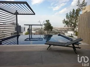 NEX-39328 - Casa en Venta, con 3 recamaras, con 4 baños, con 215 m2 de construcción.