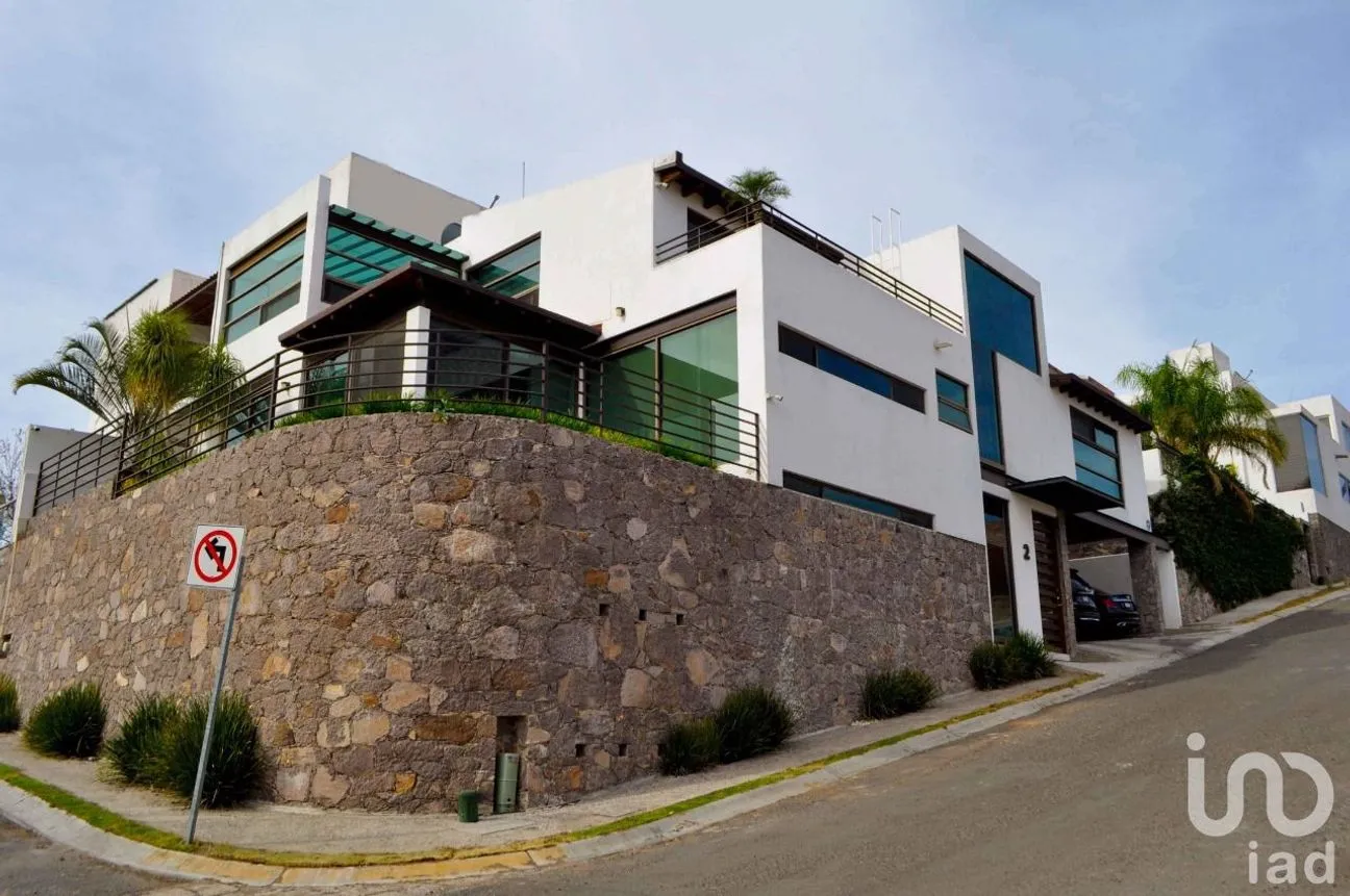 Casa en Renta en Hacienda Real Tejeda, Corregidora, Querétaro | NEX-44095 | iad México | Foto 1 de 34