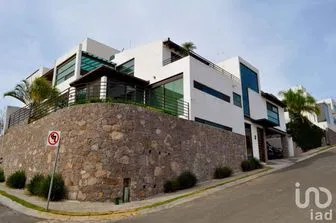 NEX-44095 - Casa en Renta, con 3 recamaras, con 3 baños, con 313 m2 de construcción en Hacienda Real Tejeda, CP 76904, Querétaro.