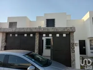 NEX-45810 - Casa en Renta, con 3 recamaras, con 2 baños, con 107 m2 de construcción en La Joya, CP 76180, Querétaro.