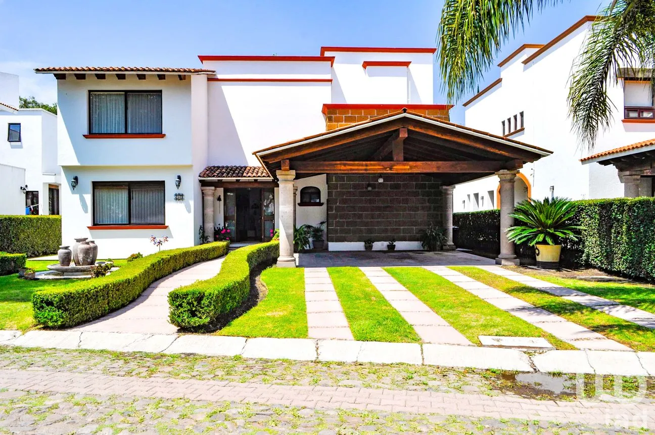 Casa en Venta en Balvanera Polo y Country Club, Corregidora, Querétaro | NEX-49442 | iad México | Foto 1 de 28