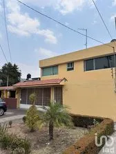 NEX-199057 - Casa en Venta, con 4 recamaras, con 2 baños, con 150 m2 de construcción en Jardines de Atizapán, CP 52978, México.