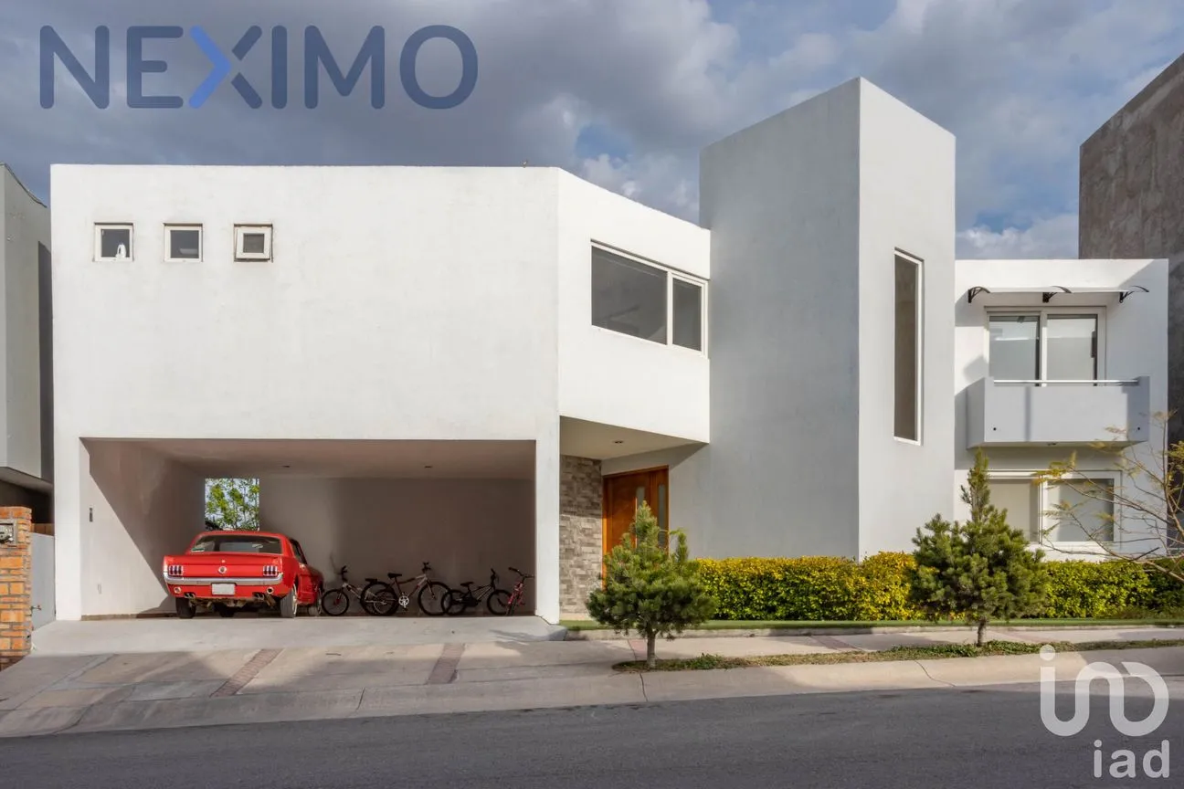 Casa en Venta en Club de Golf la Loma, San Luis Potosí, San Luis Potosí | NEX-21084 | iad México | Foto 1 de 24