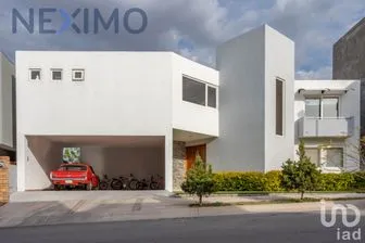 NEX-21084 - Casa en Venta, con 3 recamaras, con 3 baños, con 320 m2 de construcción en Club de Golf la Loma, CP 78215, San Luis Potosí.