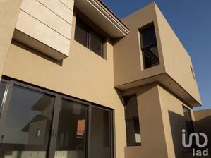 NEX-233844 - Casa en Renta, con 3 recamaras, con 3 baños, con 400 m2 de construcción en Club de Golf la Loma, CP 78215, San Luis Potosí.