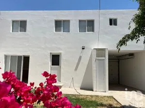 NEX-244930 - Casa en Renta, con 3 recamaras, con 2 baños, con 205 m2 de construcción en Rinconada de los Andes, CP 78218, San Luis Potosí.