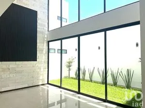 NEX-255560 - Casa en Venta, con 3 recamaras, con 3 baños, con 340 m2 de construcción.