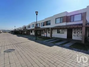 NEX-149999 - Casa en Renta, con 2 recamaras, con 2 baños, con 120 m2 de construcción en Lomas de Angelópolis, CP 72830, Puebla.