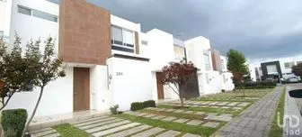 NEX-156612 - Casa en Renta, con 3 recamaras, con 3 baños, con 120 m2 de construcción en Lomas de Angelópolis, CP 72830, Puebla.