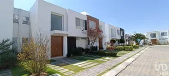 NEX-168770 - Casa en Renta, con 3 recamaras, con 4 baños, con 167 m2 de construcción en Lomas de Angelópolis, CP 72830, Puebla.