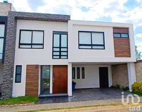 NEX-185223 - Casa en Venta, con 3 recamaras, con 2 baños, con 205 m2 de construcción en Lomas de Angelópolis II, CP 72830, Puebla.