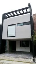 NEX-252287 - Casa en Venta, con 4 recamaras, con 5 baños, con 296 m2 de construcción.