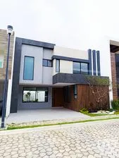 NEX-252577 - Casa en Venta, con 4 recamaras, con 5 baños, con 360 m2 de construcción.