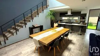 NEX-259027 - Casa en Venta, con 4 recamaras, con 2 baños, con 241 m2 de construcción.