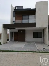 NEX-28848 - Casa en Venta, con 3 recamaras, con 4 baños, con 254 m2 de construcción en Lomas de Angelópolis II, CP 72830, Puebla.
