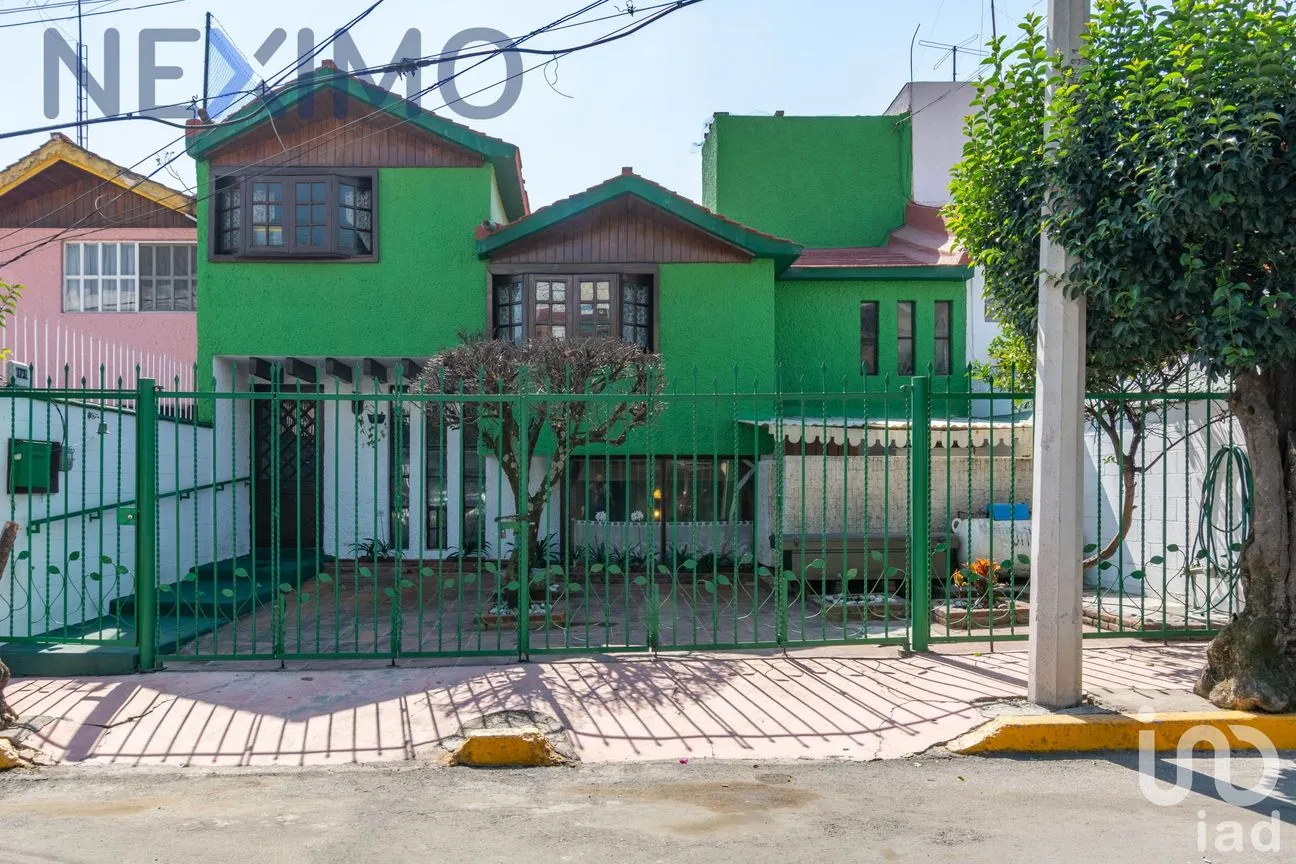 Casa en Venta en Colinas de Tarango, Álvaro Obregón, Ciudad de México | NEX-38832 | iad México | Foto 2 de 22