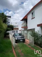 NEX-255711 - Casa en Venta, con 4 recamaras, con 2 baños, con 242 m2 de construcción en Ciudad Satélite, CP 53100, México.