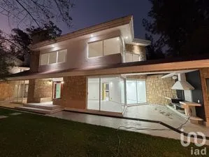 NEX-258258 - Casa en Venta, con 3 recamaras, con 3 baños, con 631 m2 de construcción.