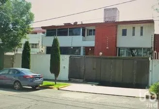 NEX-296571 - Casa en Venta, con 4 recamaras, con 4 baños, con 576 m2 de construcción.