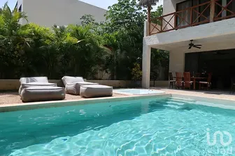 NEX-197734 - Casa en Venta, con 4 recamaras, con 3 baños, con 240 m2 de construcción en La Veleta, CP 77760, Quintana Roo.