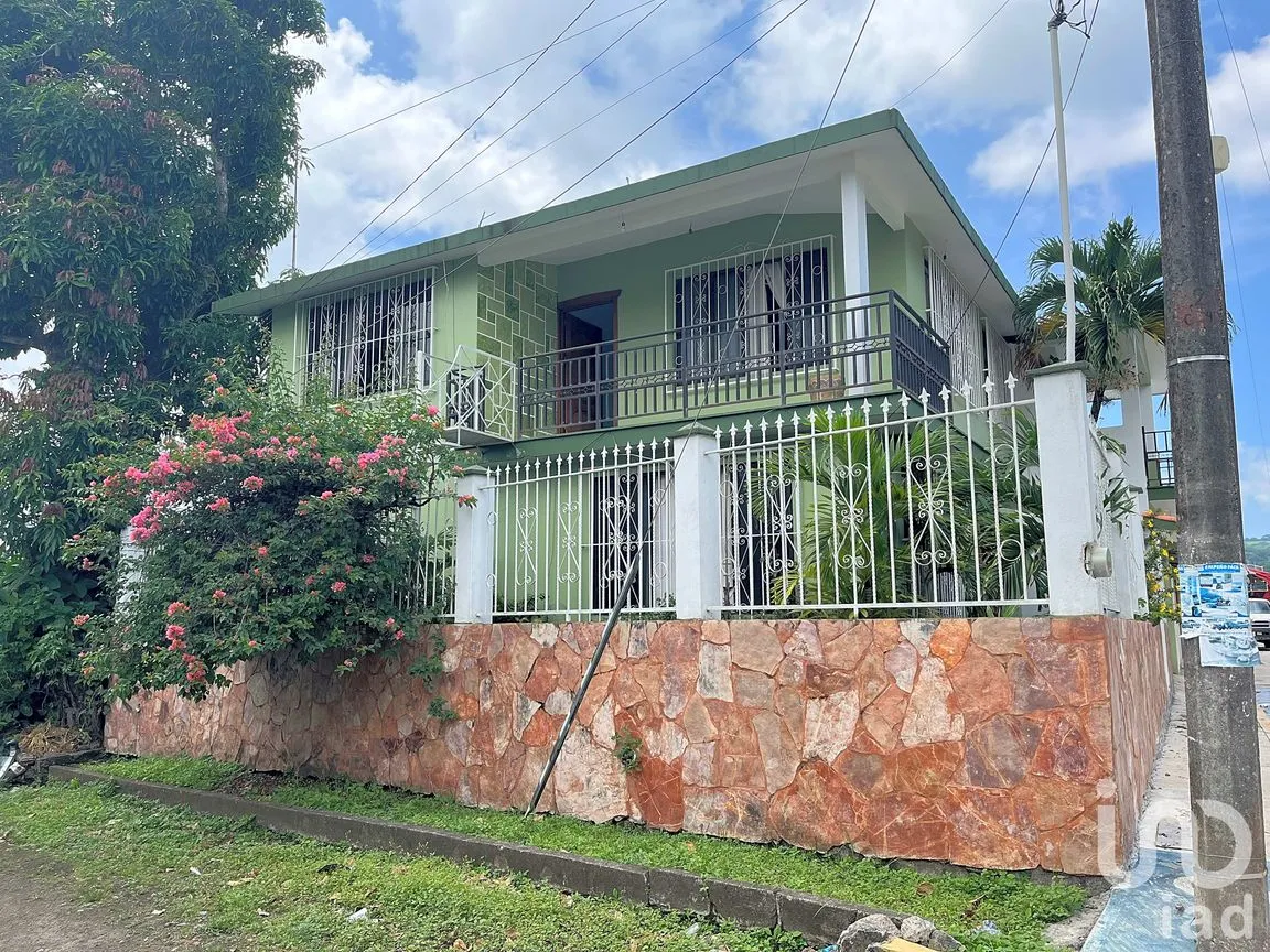 Casa en Venta en Don Pedro, Catemaco, Veracruz de Ignacio de la Llave | NEX-196329 | iad México | Foto 2 de 20