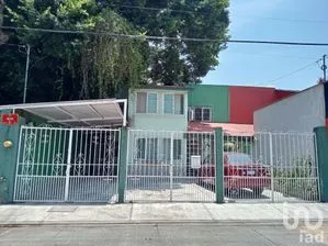 NEX-218351 - Casa en Renta, con 4 recamaras, con 2 baños, con 194 m2 de construcción en El Bosque Fovissste, CP 95760, Veracruz de Ignacio de la Llave.
