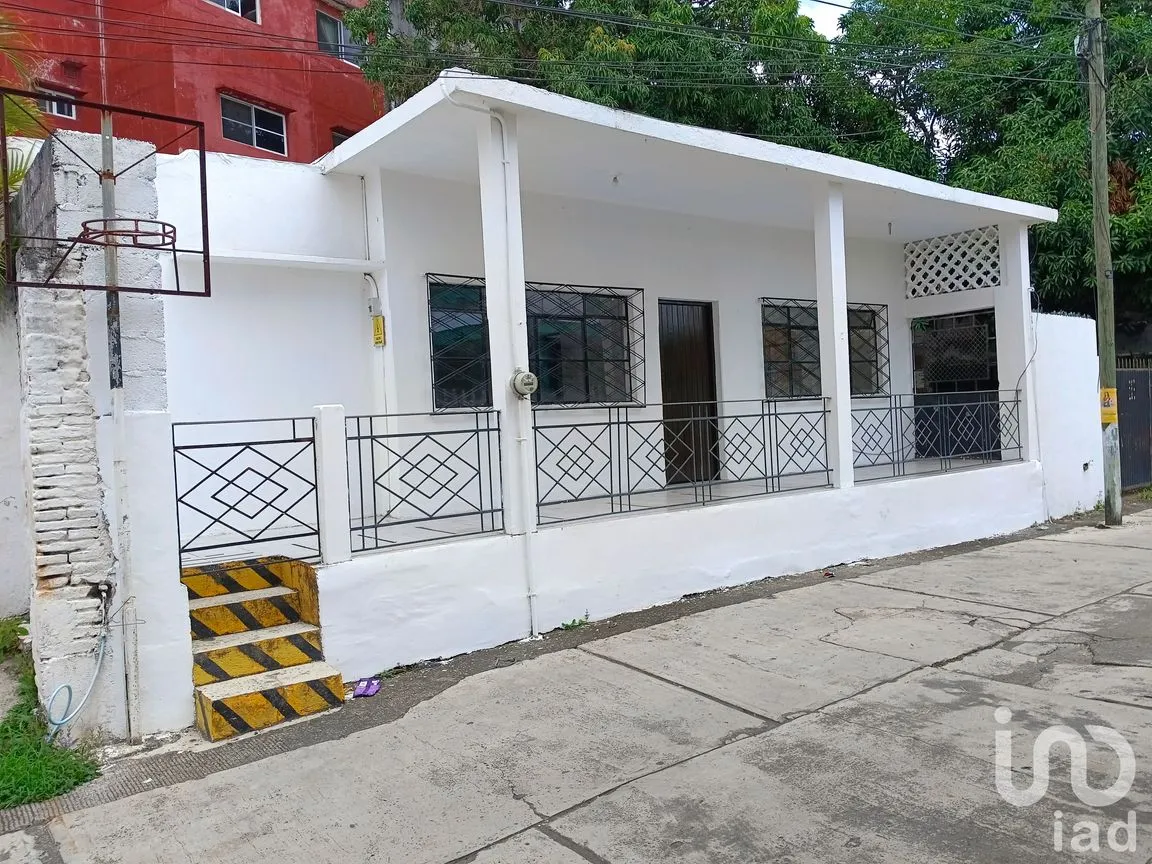 Casa en Venta en San Andres Tuxtla Centro, San Andrés Tuxtla, Veracruz de Ignacio de la Llave | NEX-220360 | iad México | Foto 1 de 19