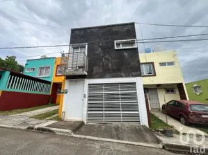 NEX-246786 - Casa en Renta, con 4 recamaras, con 4 baños, con 112 m2 de construcción en El Paraíso, CP 95760, Veracruz de Ignacio de la Llave.