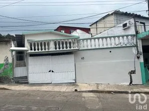 NEX-298044 - Casa en Venta, con 5 recamaras, con 2 baños, con 286 m2 de construcción en Belén Chico, CP 95780, Veracruz de Ignacio de la Llave.