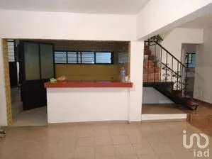 NEX-187203 - Casa en Venta, con 3 recamaras, con 2 baños, con 195 m2 de construcción en Los Olivos, CP 13210, Ciudad de México.
