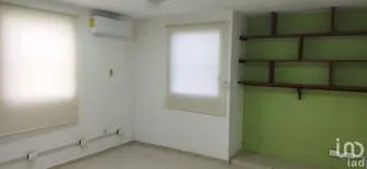 NEX-188294 - Oficina en Renta, con 2 recamaras, con 1 baño, con 72 m2 de construcción en Supermanzana 32, CP 77508, Quintana Roo.