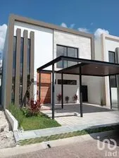 NEX-243853 - Casa en Venta, con 4 recamaras, con 4 baños, con 280 m2 de construcción.