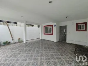 NEX-255636 - Casa en Renta, con 3 recamaras, con 2 baños, con 149 m2 de construcción.
