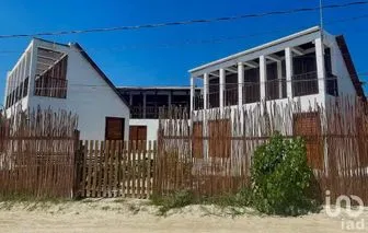 NEX-256318 - Casa en Venta, con 3 recamaras, con 3 baños, con 253 m2 de construcción en Isla de Holbox, CP 77310, Quintana Roo.