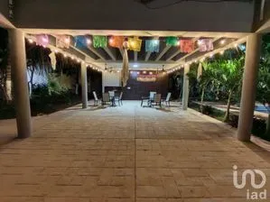 NEX-263187 - Departamento en Venta, con 2 recamaras, con 1 baño, con 95 m2 de construcción en Jardines Cancún, CP 77537, Quintana Roo.