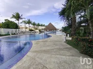 NEX-283304 - Departamento en Renta, con 2 recamaras, con 2 baños, con 79 m2 de construcción en Supermanzana 40, CP 77507, Quintana Roo.