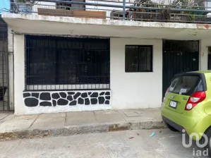NEX-149830 - Departamento en Venta, con 2 recamaras, con 1 baño, con 90 m2 de construcción en Carabalí Centro, CP 39590, Guerrero.