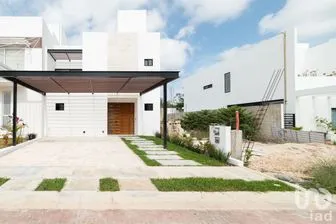 NEX-197375 - Casa en Venta, con 3 recamaras, con 2 baños, con 220 m2 de construcción en Residencial Río, CP 77560, Quintana Roo.
