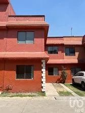 NEX-196978 - Casa en Venta, con 4 recamaras, con 2 baños, con 130 m2 de construcción en COCEM, CP 54913, México.