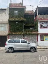 NEX-204145 - Casa en Venta, con 4 recamaras, con 3 baños, con 248 m2 de construcción.