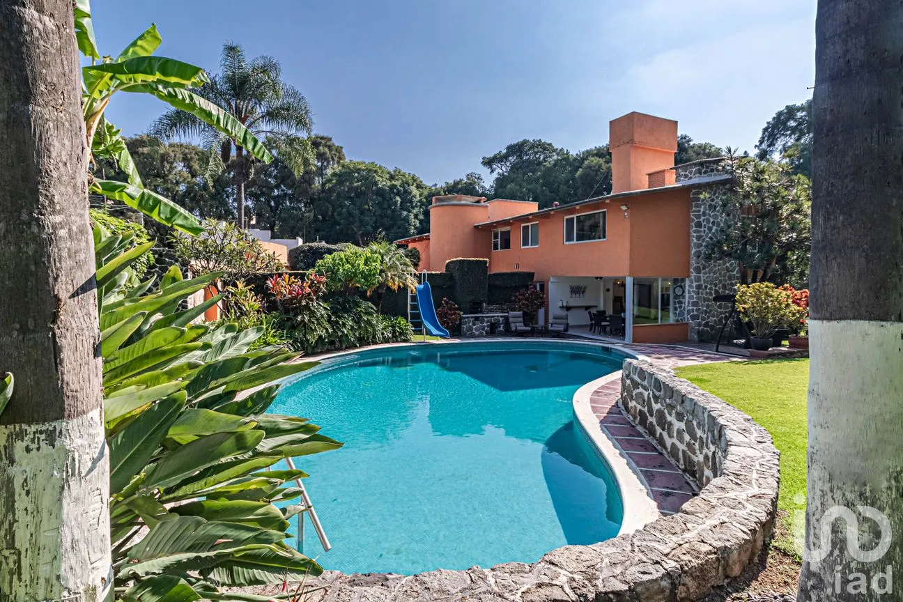 Casa en Venta en Rancho Cortes, Cuernavaca, Morelos | NEX-261388 | iad México | Foto 2 de 33