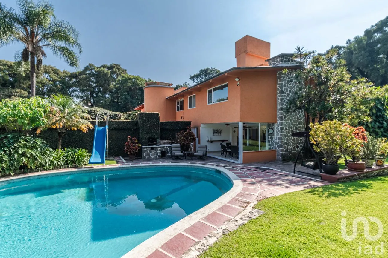 Casa en Venta en Rancho Cortes, Cuernavaca, Morelos | NEX-261388 | iad México | Foto 1 de 33